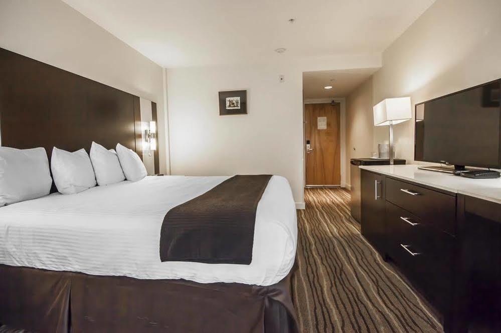Quality Hotel Airport South Richmond Exterior photo